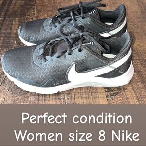 Nike Black and White Athletic Shoes Sleek Design